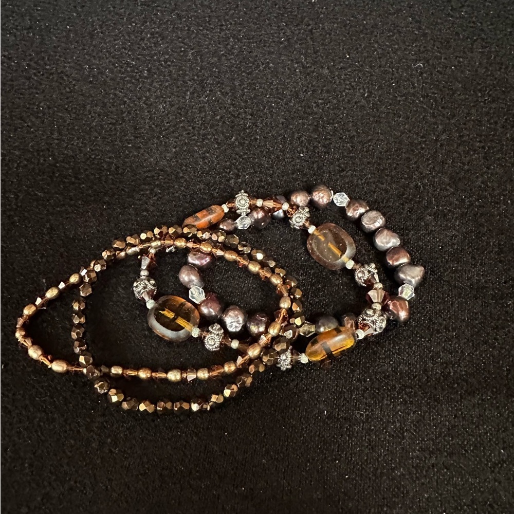 Like new stretchy bracelet set